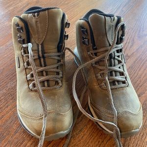New Merrell hiking boots